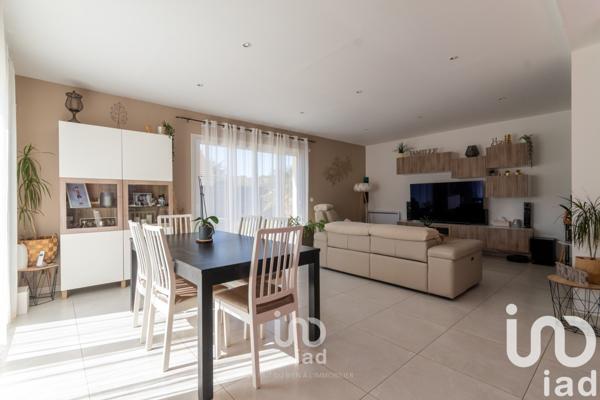 Maison 6 pièces de 115 m² à Longnes (78980)