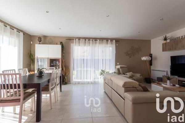 Maison 6 pièces de 115 m² à Longnes (78980)