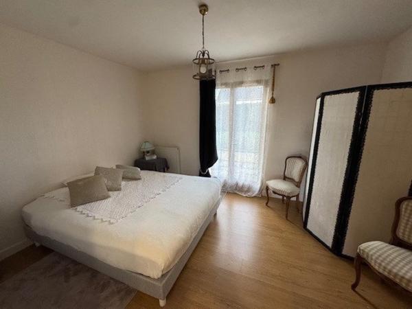 Maison à FRESNAY-SUR-SARTHE, 72130 - 7 pièces 145m²