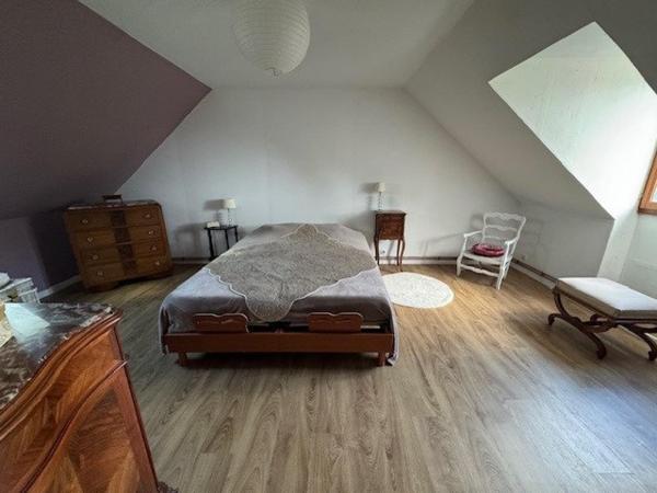 Maison à FRESNAY-SUR-SARTHE, 72130 - 7 pièces 145m²