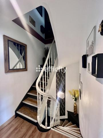 Maison 10 pièces - 247 m²