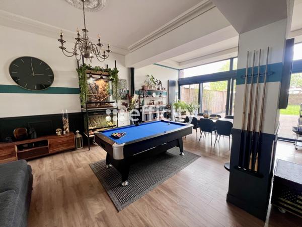 Maison 10 pièces - 247 m²