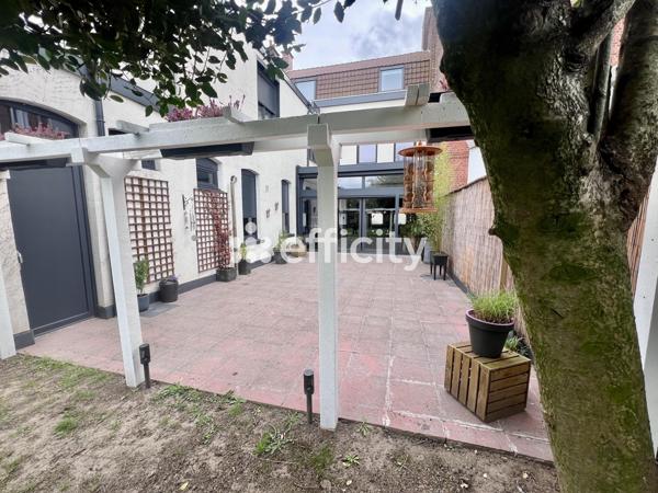 Maison 10 pièces - 247 m²