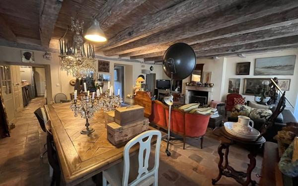 Maison à vendre    6 pièces •  La Rochefoucauld