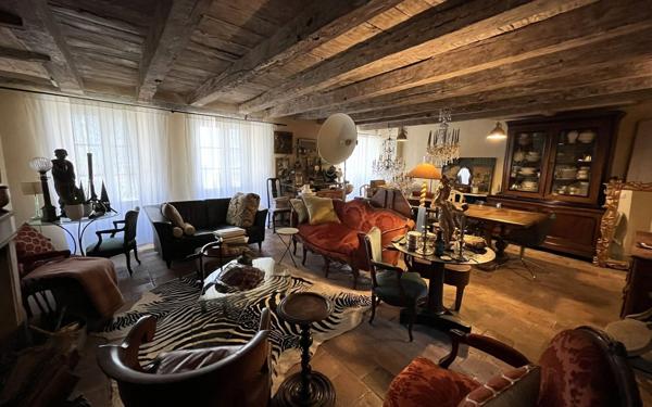 Maison à vendre    6 pièces •  La Rochefoucauld