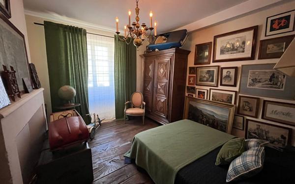 Maison à vendre    6 pièces •  La Rochefoucauld