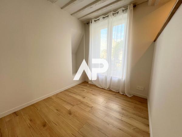 Appartement Studio à Montmorency 145 000 € **  - Référence  1675
