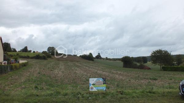 Terrain de 9 406 m²