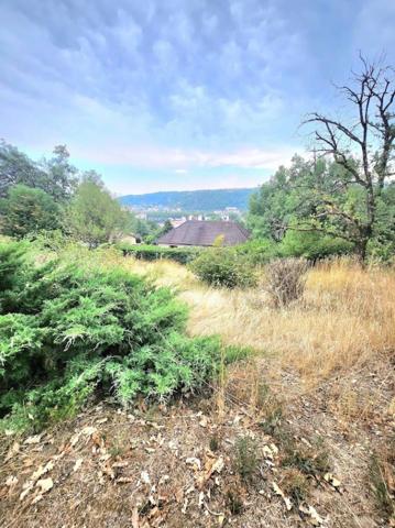 GROS POTENTIEL POUR CETTE MAISON SUR UN TERRAIN CONSTRUCTIBLE