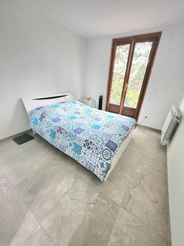 GROS POTENTIEL POUR CETTE MAISON SUR UN TERRAIN CONSTRUCTIBLE