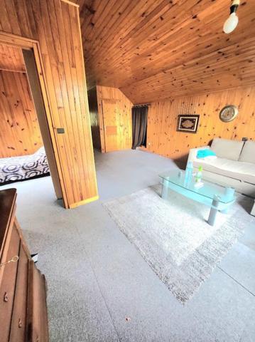 GROS POTENTIEL POUR CETTE MAISON SUR UN TERRAIN CONSTRUCTIBLE