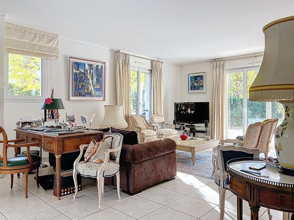 Vente Appartement131,11 m² - 5 Pièces - SAINT MAUR DES FOSSES (94100)