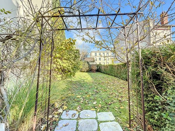 Vente Appartement131,11 m² - 5 Pièces - SAINT MAUR DES FOSSES (94100)