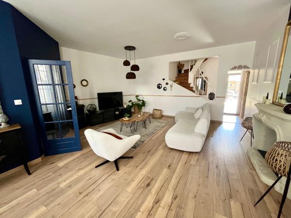 LUCON (85) COEUR DE VILLE MAISON DE CHARME ET DE CARACTERE AVEC PISCINE ET ANNEXE + 5 LOCATIFS OCCUPES