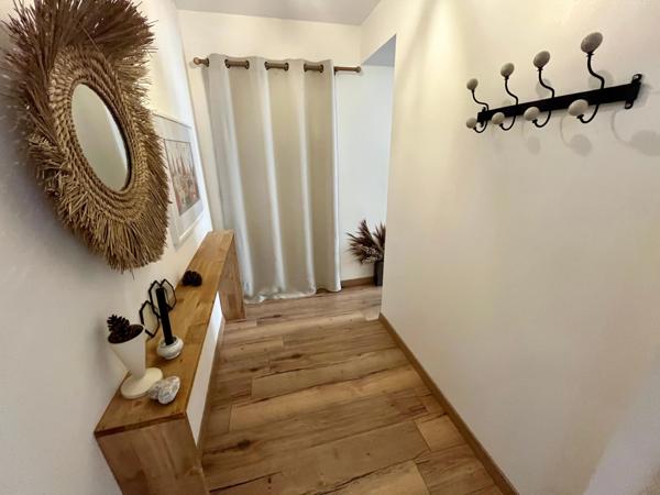 LUCON (85) COEUR DE VILLE MAISON DE CHARME ET DE CARACTERE AVEC PISCINE ET ANNEXE + 5 LOCATIFS OCCUPES