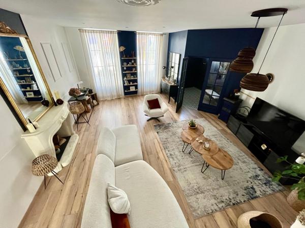 LUCON (85) COEUR DE VILLE MAISON DE CHARME ET DE CARACTERE AVEC PISCINE ET ANNEXE + 5 LOCATIFS OCCUPES