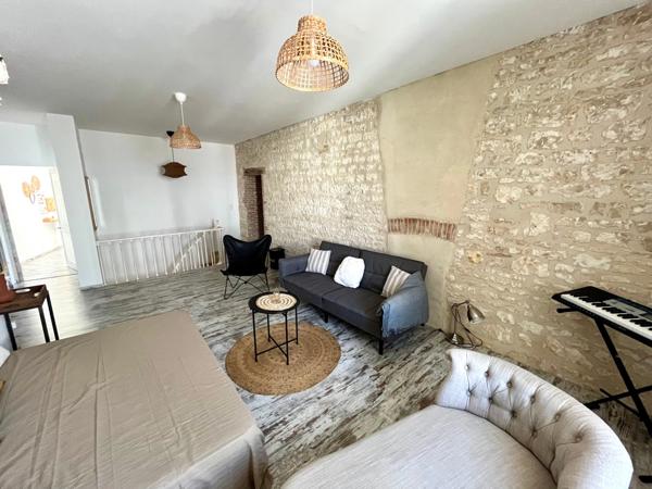 LUCON (85) COEUR DE VILLE MAISON DE CHARME ET DE CARACTERE AVEC PISCINE ET ANNEXE + 5 LOCATIFS OCCUPES