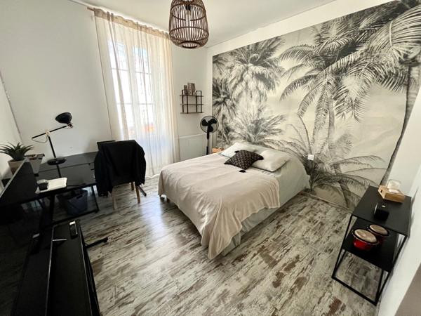 LUCON (85) COEUR DE VILLE MAISON DE CHARME ET DE CARACTERE AVEC PISCINE ET ANNEXE + 5 LOCATIFS OCCUPES