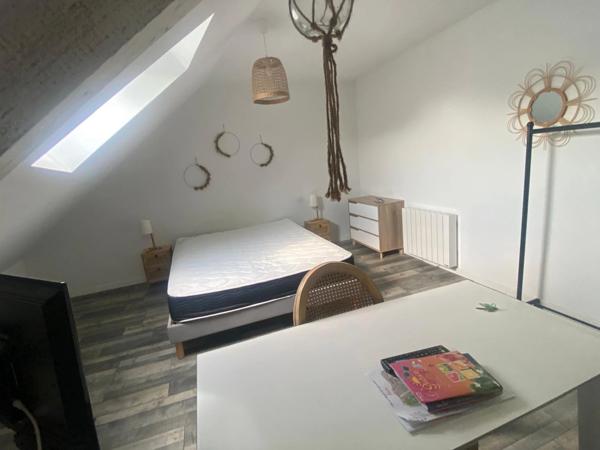 LUCON (85) COEUR DE VILLE MAISON DE CHARME ET DE CARACTERE AVEC PISCINE ET ANNEXE + 5 LOCATIFS OCCUPES