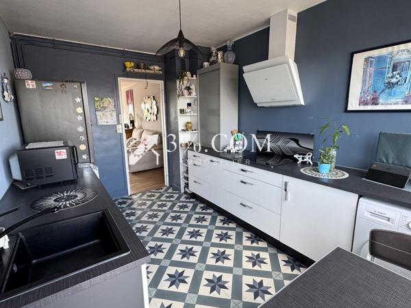 Appartement 4 pièce(s) 2 chambre(s) 65 m²
