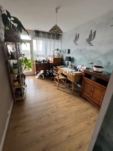 Appartement 4 pièce(s) 2 chambre(s) 65 m²