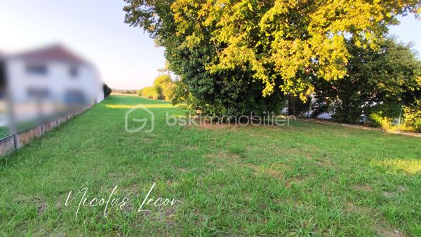 Terrain de 2 111 m²
