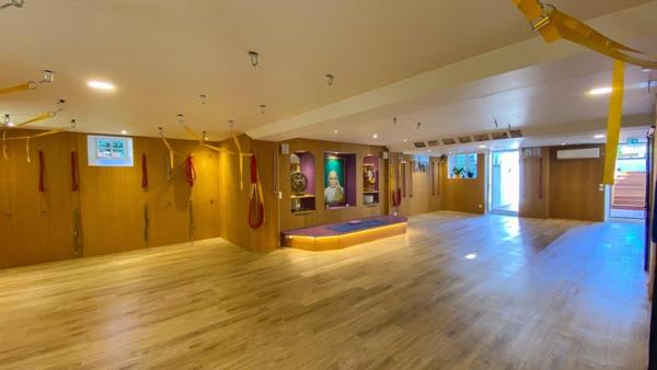 Villa de caractère rénovée, au cœur de la côte basque Charme de l’ancien, prestations haut de gamme et potentiel touristique à deux pas de Biarritz et du centre historique de Bayonne.