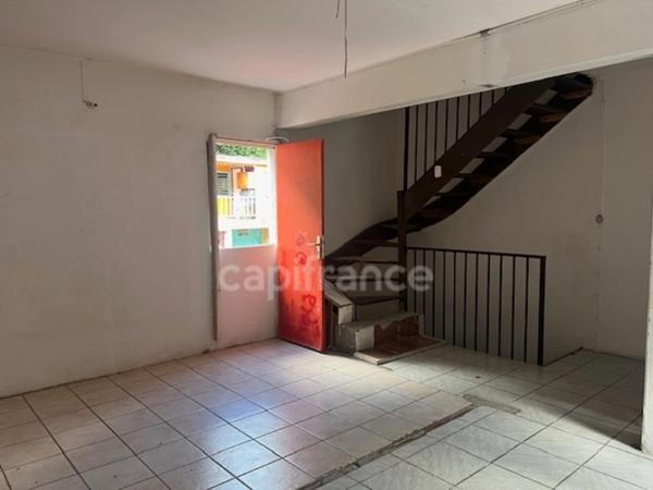 À vendre Maison T3 avec fort potentiel, Texaco Bas-de-Bellevue, FORT DE FRANCE (972)