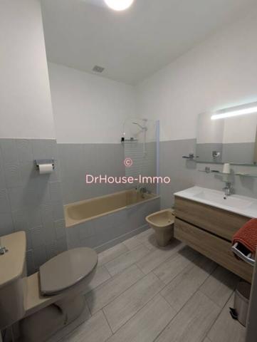 Commerce à vendre 24 pièces de 1 800 m²