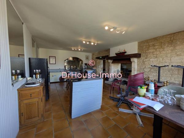 Commerce à vendre 24 pièces de 1 800 m²