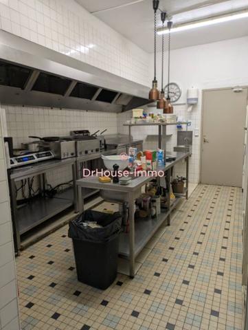 Commerce à vendre 24 pièces de 1 800 m²