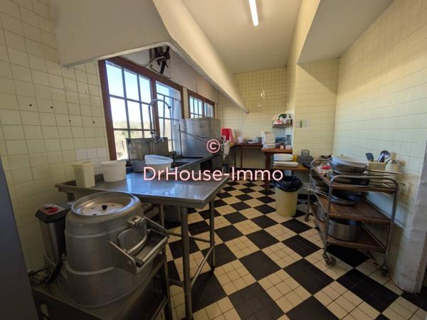 Commerce à vendre 24 pièces de 1 800 m²