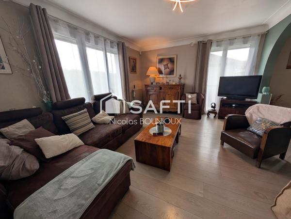 Maison familiale avec vue panoramique – Véranda – Jardin arboré – Garage