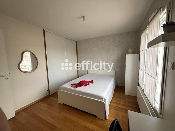 Maison
         7 pièces
        - 155 m² Bien prestige 545 000 € *