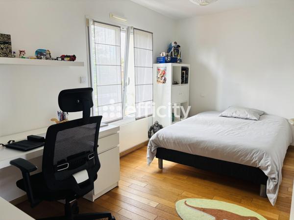 Maison
         7 pièces
        - 155 m² Bien prestige 545 000 € *