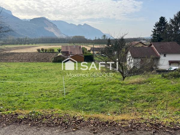 Terrain constructible de 1278m2