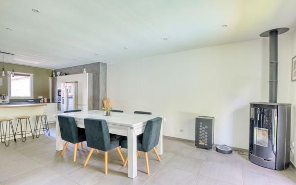 Maison à vendre    5 pièces • 124 m2 Saint-Germain-au-Mont-d'Or