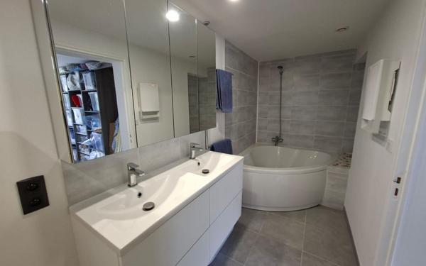 Maison à vendre    5 pièces • 1 090 m2 Plestin-les-Grèves