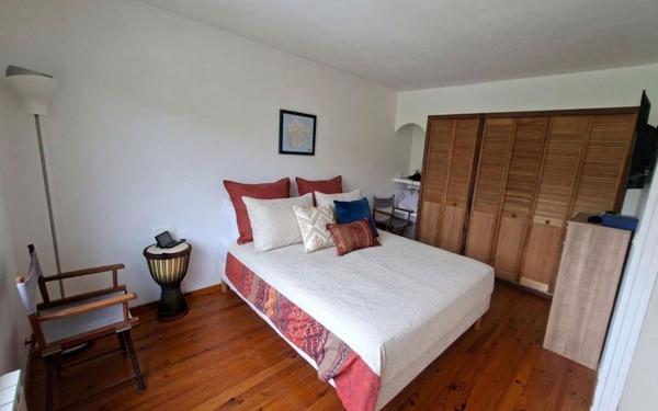 Maison à vendre    5 pièces • 1 090 m2 Plestin-les-Grèves