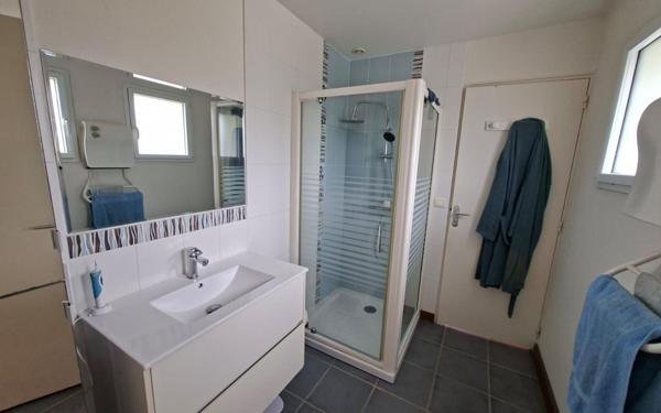 Maison à vendre    5 pièces • 1 090 m2 Plestin-les-Grèves