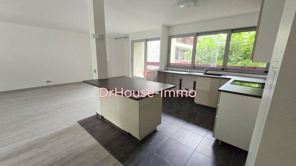 Appartement à louer 3 pièces de 73 m²