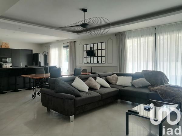 Maison à vendre 6 pièces 141 m² Sorgues