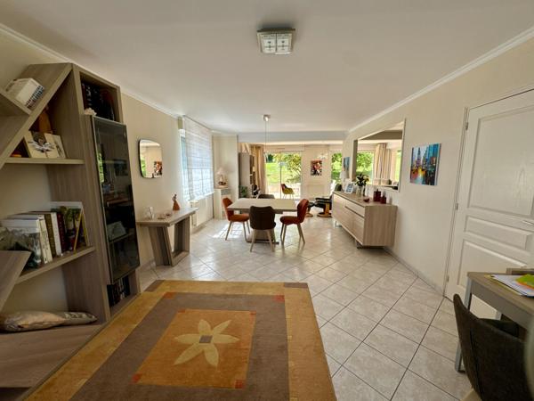 Pavillon 3 chambres sur terrain de 1594m2