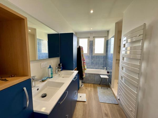 Pavillon 3 chambres sur terrain de 1594m2