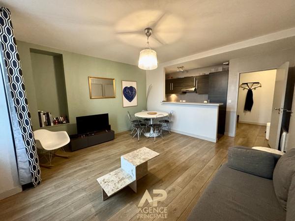 T2 - 53m2 - Hyper centre / Marché central €299 000 ** - Référence JH680ED1