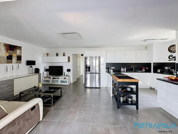 EXCLUSIVITÉ - SÈTE - LES SALINS : Appartement T4 vue étang, loggia, double garage