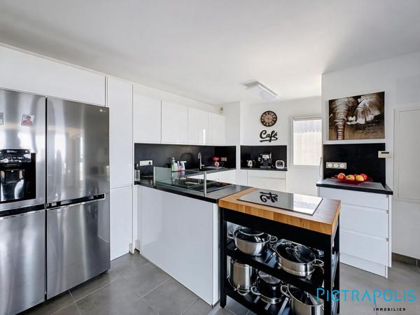 EXCLUSIVITÉ - SÈTE - LES SALINS : Appartement T4 vue étang, loggia, double garage