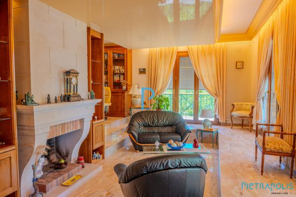 Maison d'architecte de 150 m² avec sous-sol complet et garage double