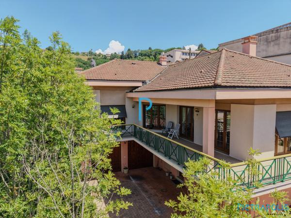 Maison d'architecte de 150 m² avec sous-sol complet et garage double