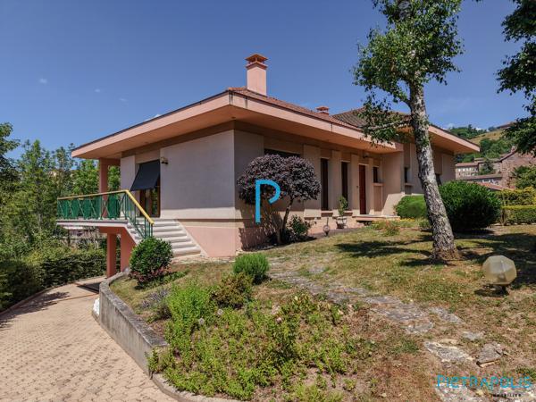 Maison d'architecte de 150 m² avec sous-sol complet et garage double